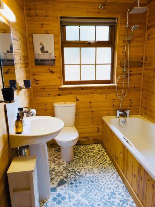 Artro Lodge Luxury 3 Bedroom, 3 Bathroom & Hot Tub Llanbedr  Eksteriør billede